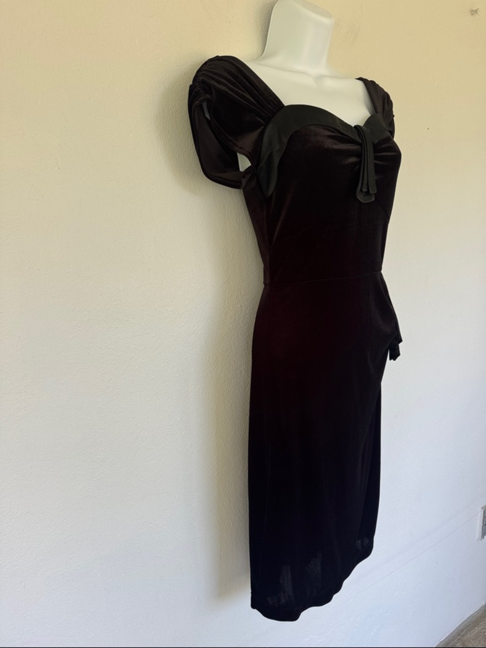 Stop Staring! Black Wiggle Dress Size M Retro Pinup Sweetheart Neckline - Picture 5 of 14